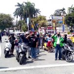 Peringati Detik-Detik Proklamasi, Pengguna Jalan Berhenti 3 Menit dan Beri Hormat - headlinekaltim.co