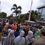 Ratusan Warga Bantaran SKM 'Serbu' Kantor Gubernur Kaltim