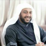 Astaga! Syaikh Ali Jaber Ditusuk Saat Ceramah