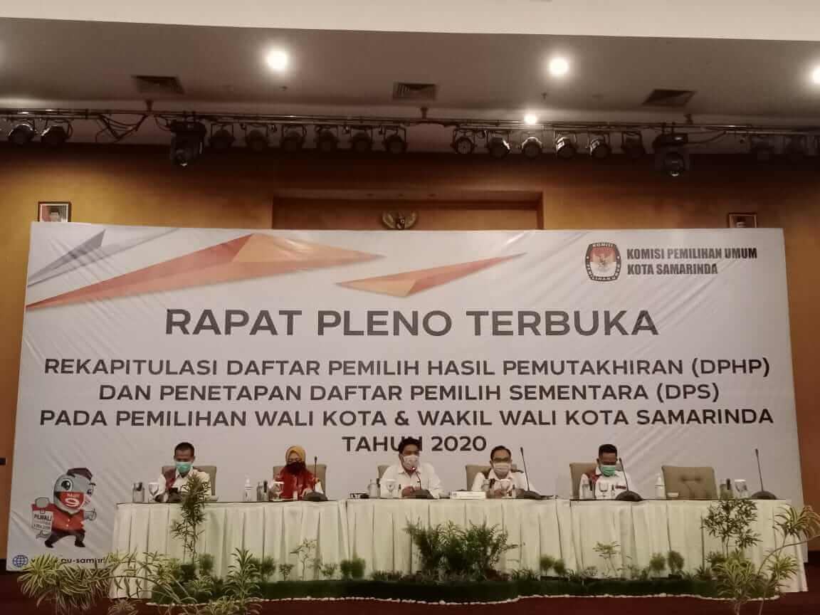 KPU Samarinda Gelar Rapat Pleno Rekapitulasi DPHP dan Penetapan DPS - headlinekaltim.co