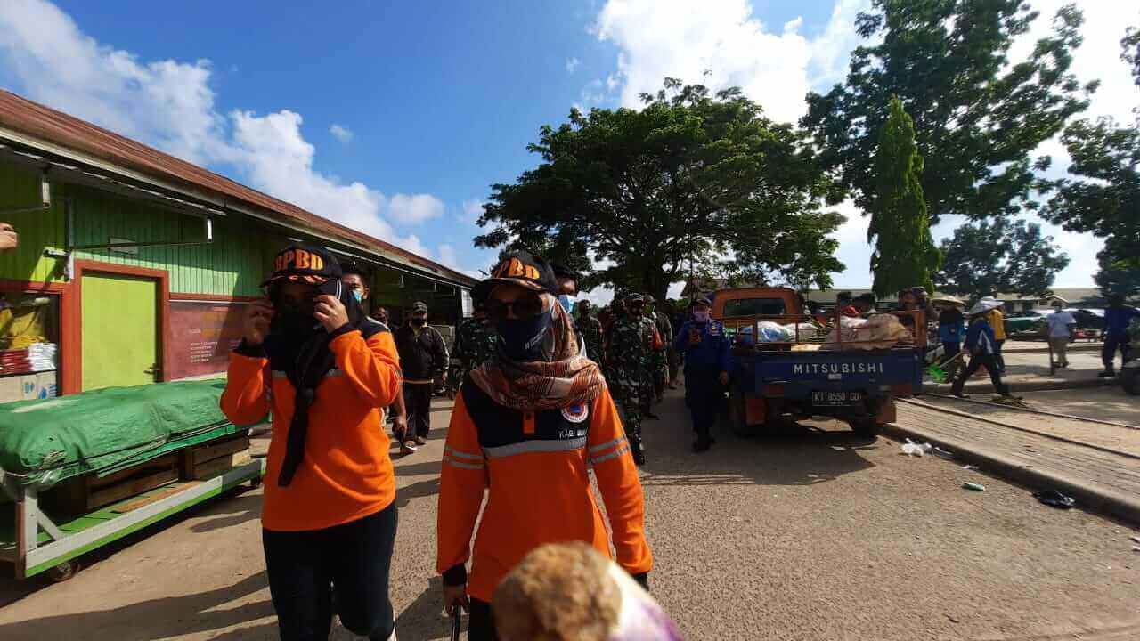 Pemkab Berau Bagikan 2.000 Masker, Ingatkan Pentingnya Protokol Kesehatan - headlinekaltim.co