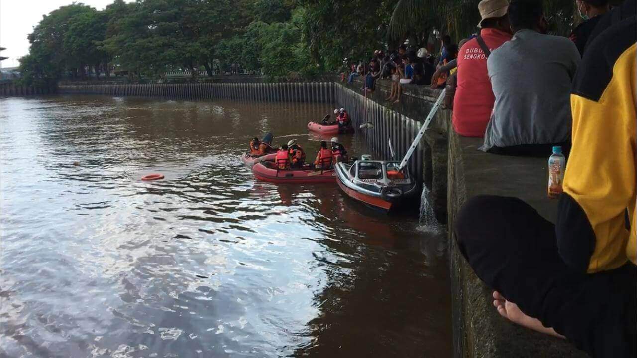 Seorang Remaja Tenggelam di Sungai Mahakam, Diduga Didorong Orang Tak Dikenal - headlinekaltim.co