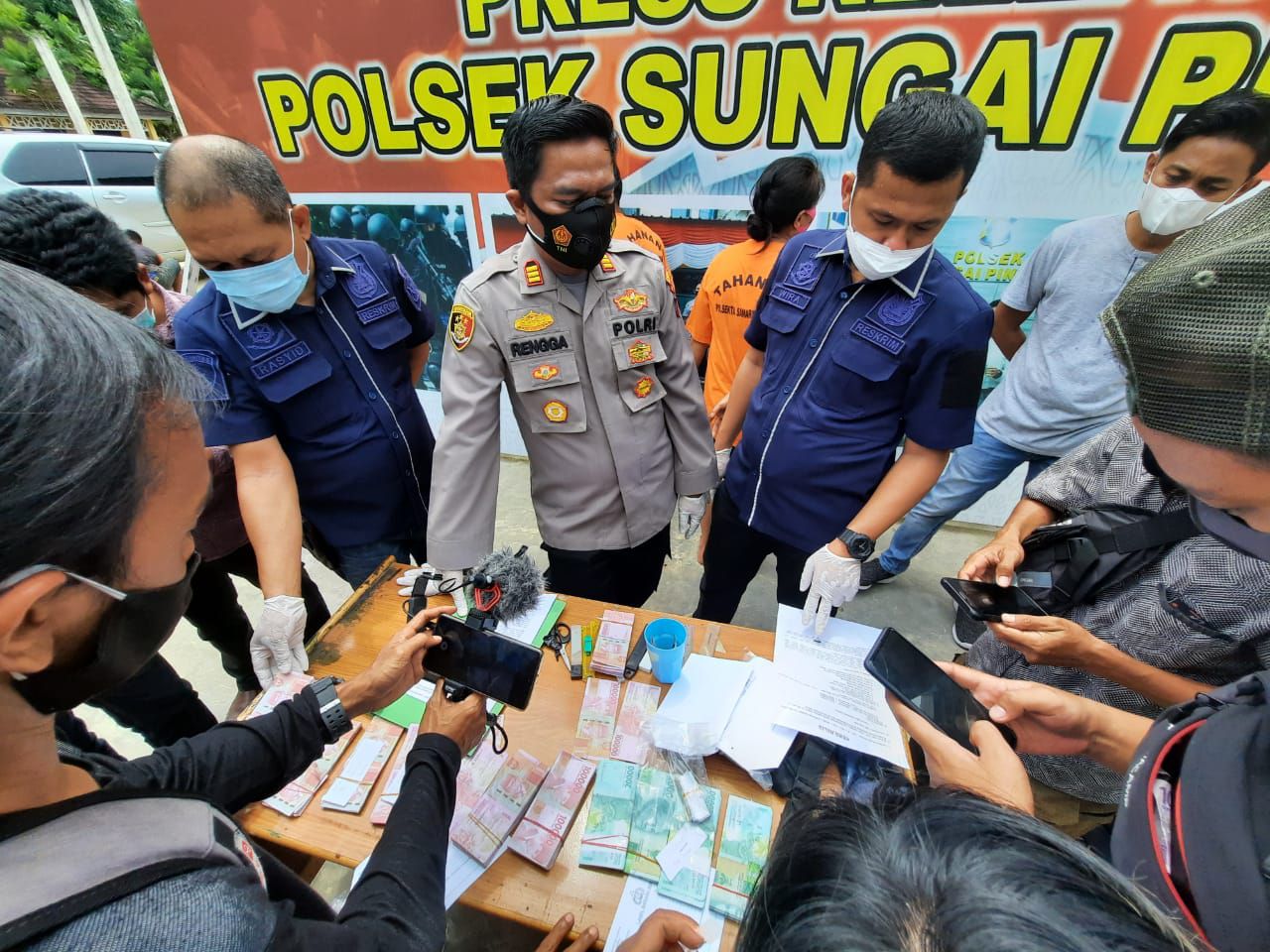 Punya Rp 54 Juta Uang Palsu, Pasutri Ini Sudah Belanja Rp 16 Juta