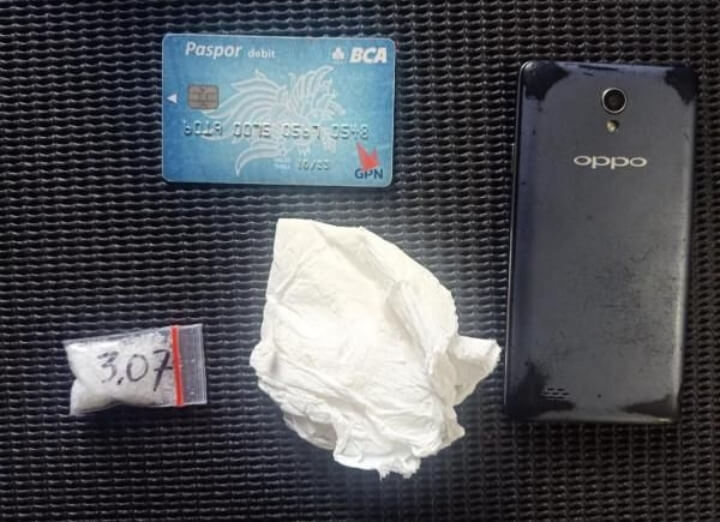 Wanita Paruh Baya Ditangkap Kepolisian