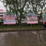 Tak Bisa Demo Tuntut Upah, Buruh Komura Tebar Papan Karangan Bunga