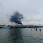 Asap Hitam Membubung, Warga Dekat Area Kilang Milik Pertamina Panik