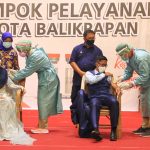 Selesai Akad Nikah, Pengantin Baru Ini Langsung Divaksin
