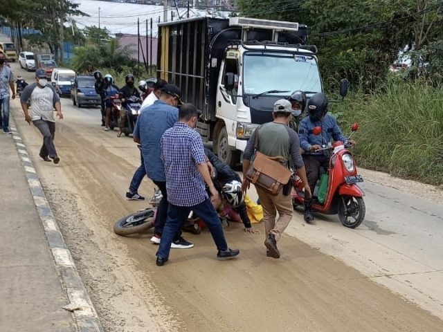 Lihat Pemotor Tergelincir, Andi Harun: Jalur Teluk Bajau Ditutup 5 Hari