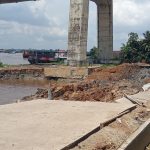 Ada Pergeseran dan Penurunan Pascalongsor, Pemkot Tutup Jembatan Mahkota 2
