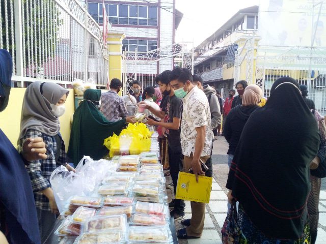 Golkar Kaltim Tebar Takjil Gratis, Gandeng Pelaku UMKM