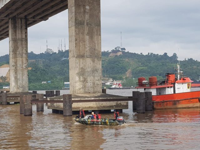Pemuda yang Loncat dari Jembatan Mahkota II Belum Ditemukan