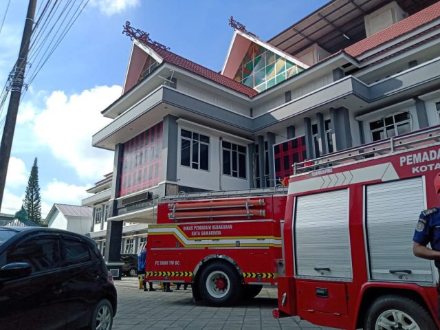 Gedung DPRD Samarinda Nyaris Membara