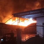 Kontrakan dan Rumah Warga Terbakar di Gang Nihaya