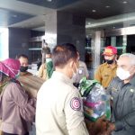 Gubernur Serahkan Bantuan Logistik Koban Banjir di Berau dan Kutim
