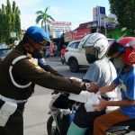 Selama Ramadan, Denpom VI/1 Samarinda Tebar Paket Takjil dan Masker