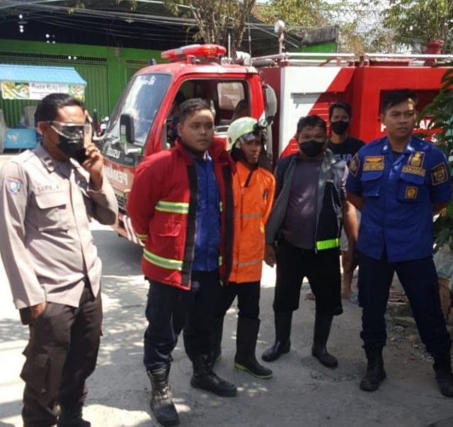 Api Kompor Sambar Dinding Dapur, Pemilik Rumah Panik