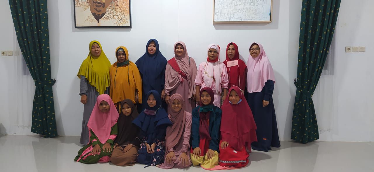 Lewat Rapat Adat, 6 Remaja Putri Suku Melayu Tua Belajar di Rumah Quran Milik UAS