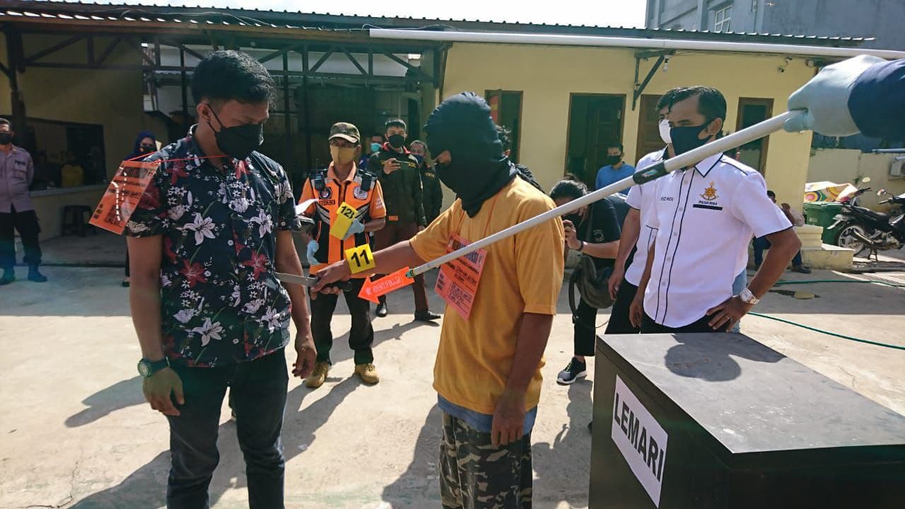 Sopian Sambar Badik di Atas Lemari lalu Tusuk Perut Heru