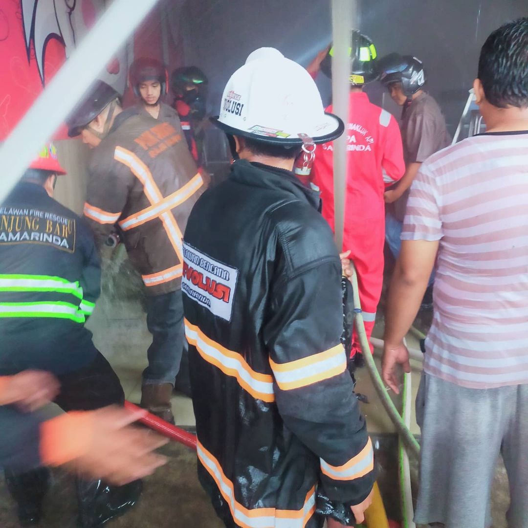 Rumah Makan Mimi Chicken Terbakar