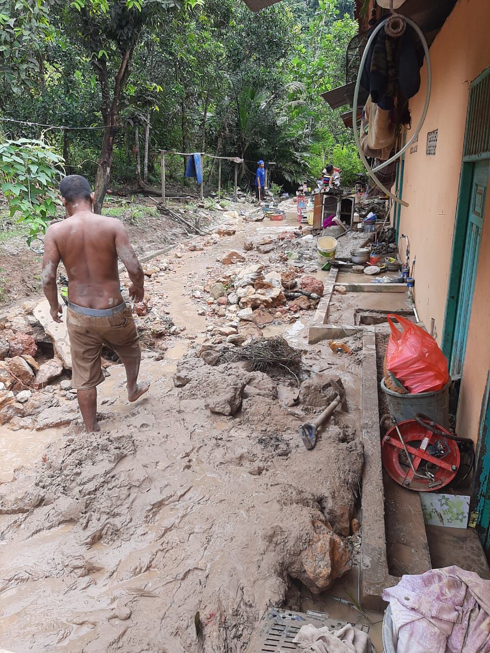 BMKG Ingatkan Curah Hujan, Sejumlah Kawasan Masih Tergenang