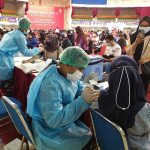 Lanal Balikpapan Bersinergi Dalam Serbuan Vaksinasi di Dome Balikpapan