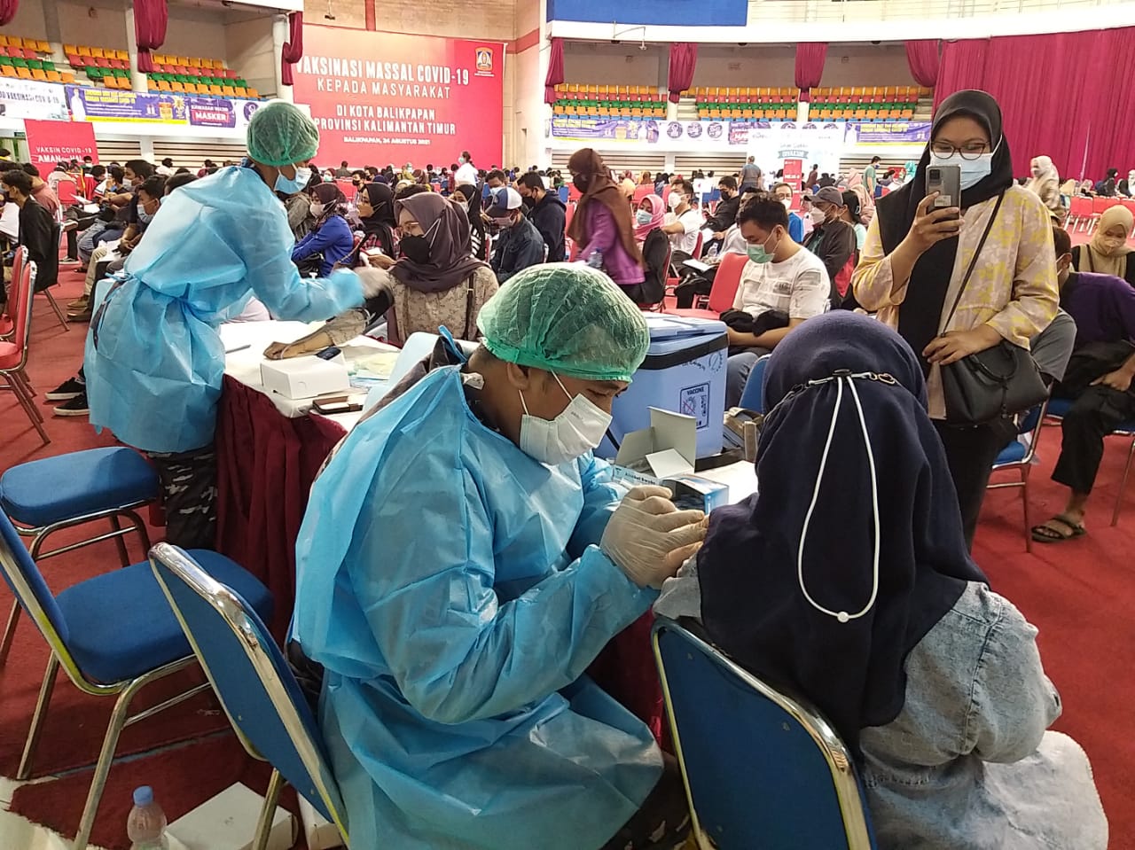 Lanal Balikpapan Bersinergi Dalam Serbuan Vaksinasi di Dome Balikpapan