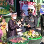 HUT TNI ke-76, Kodim Kukar Dapat Hadiah Hasil Panen Rakyat