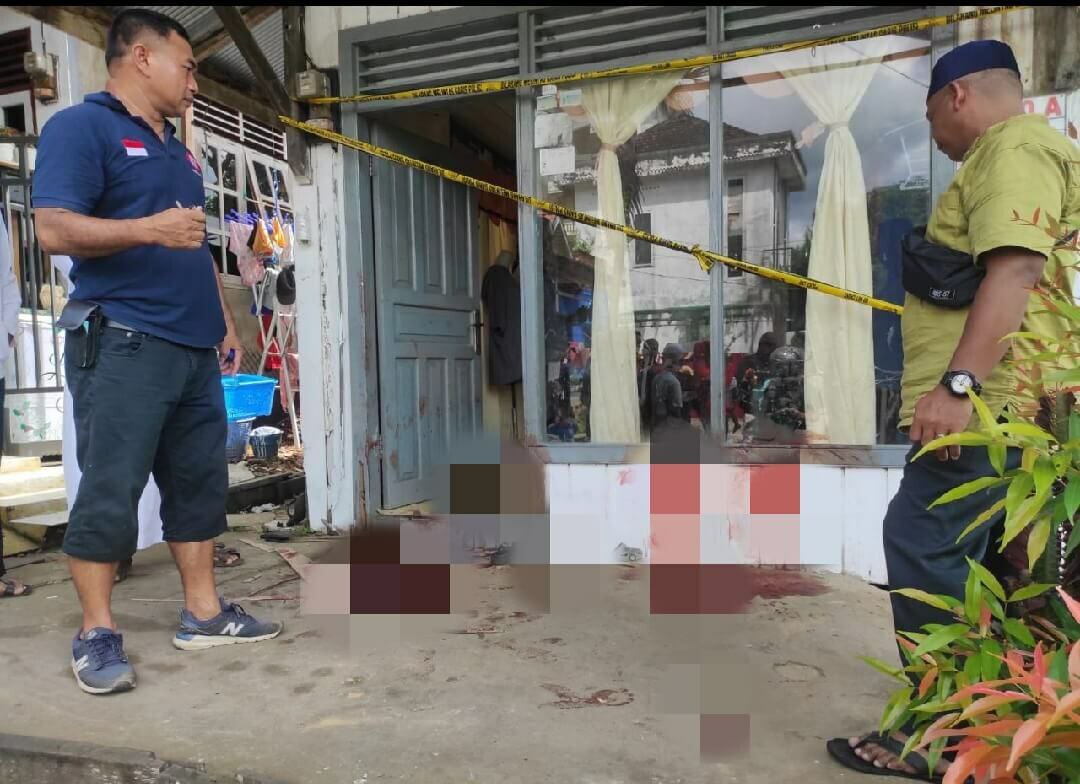 Pergoki Istri 'ML' dengan Selingkuhan dari Atas Plafon, Pria Ini Bacok Keduanya Pakai Pisau Daging