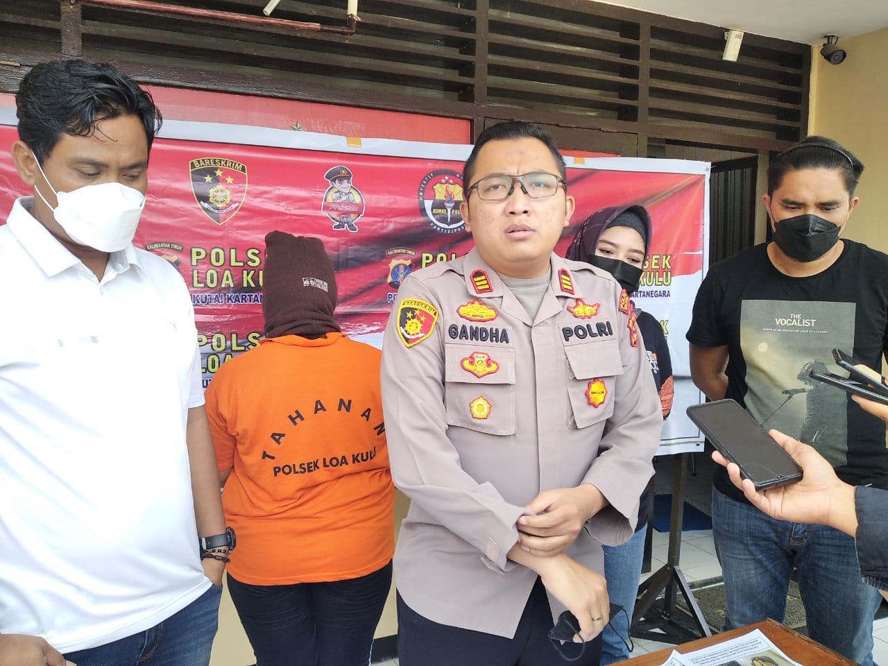 Ditangkap di Bayuwangi, YT Cium Kening Bayinya Sebelum Membuangnya di Gorong-Gorong