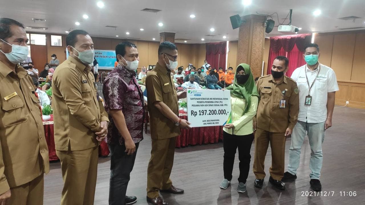 Ahli Waris Pegawai Honorer PPU Terima Santunan dari BPJS Ketenagakerjaan