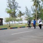 Wapres Sempatkan Olahraga Pagi di Tengah Keindahan Pantai Manggar