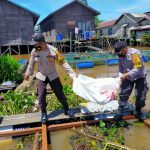 Bersihkan Keramba di Mahakam, eh...Ada Mayat Orok Mengapung