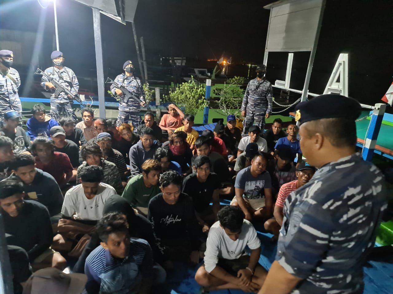 Delapan Kapal dan 47 Perompak Tongkang Batu Bara Disergap Patroli Lanal Balikpapan