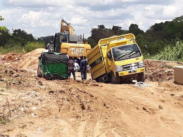 Rusak Parah, Jalan Dusun Pendamaran Ditutup 14 Hari, Harga Sembako Bakal Naik