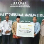 Maybank Kantor Cabang Syariah Samarinda Salurkan Dana Kebajikan ke Baznas Provinsi Kaltim