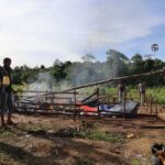 Polisi Gerebek dan Bakar Arena Judi Sabung Ayam