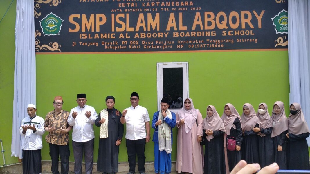 Kadisdikbud Kukar Resmikan RKB TK dan SMP Islam Al-Abqory