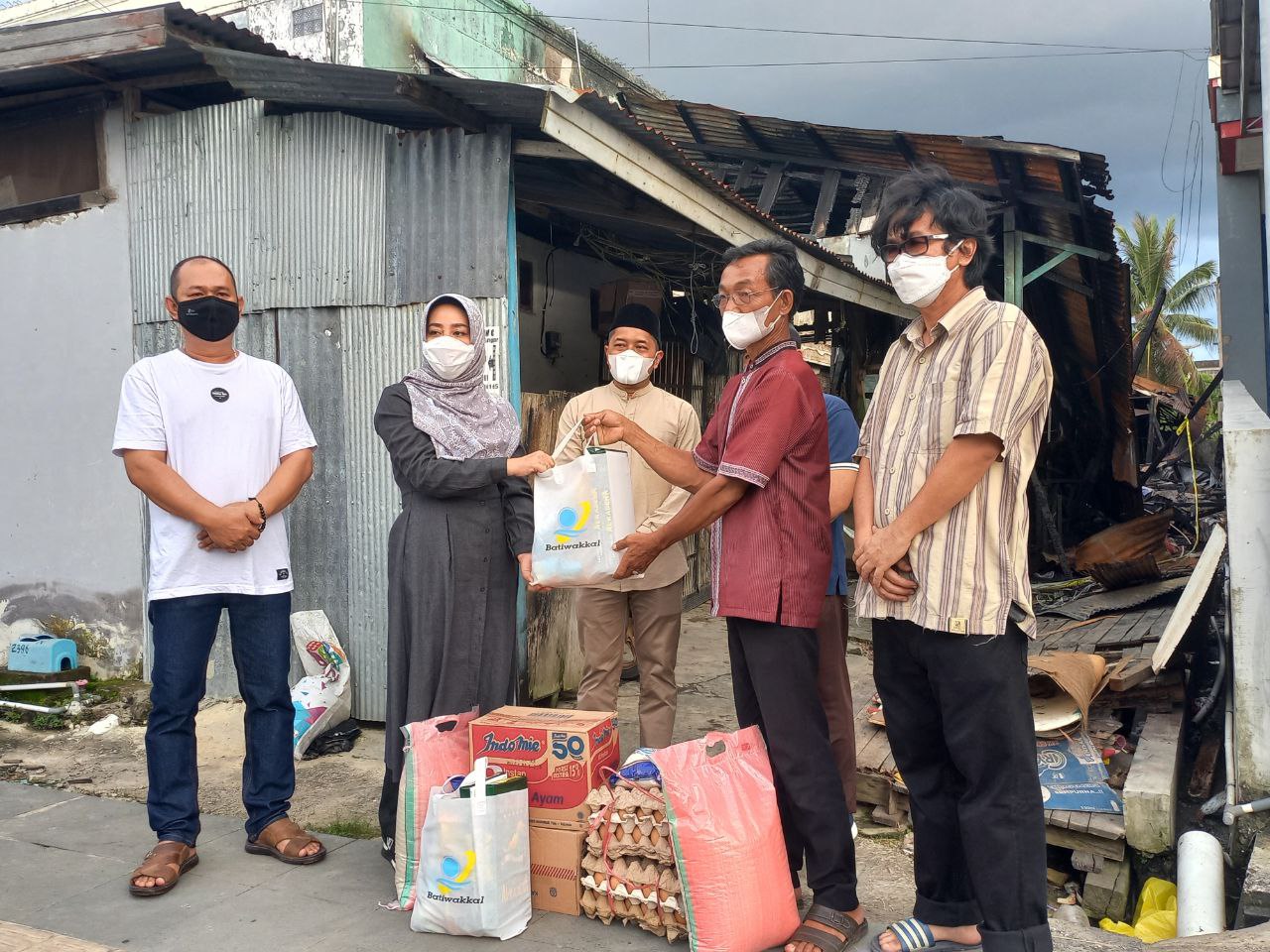 Bupati Berau Serahkan Bantuan kepada Korban Kebakaran