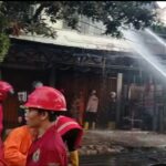 3 Rumah di Jalan Dr Sutomo Terbakar Pagi Ini