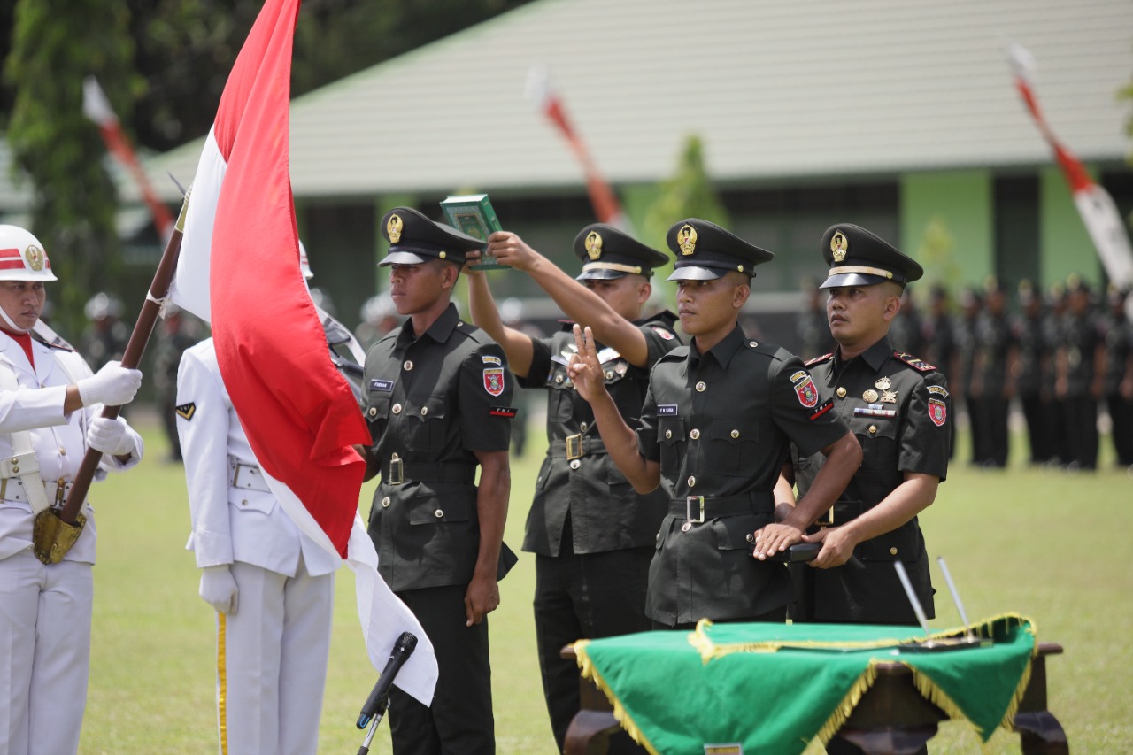 Pangdam Mulawarman Pimpin Apel Penutupan Pendidikan, 122 Tamtama Dinyatakan Lulus