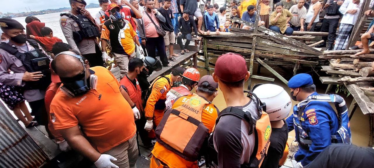 Cari Kayu di Tepi Sungai, Malah Temukan Mayat Dalam Karung