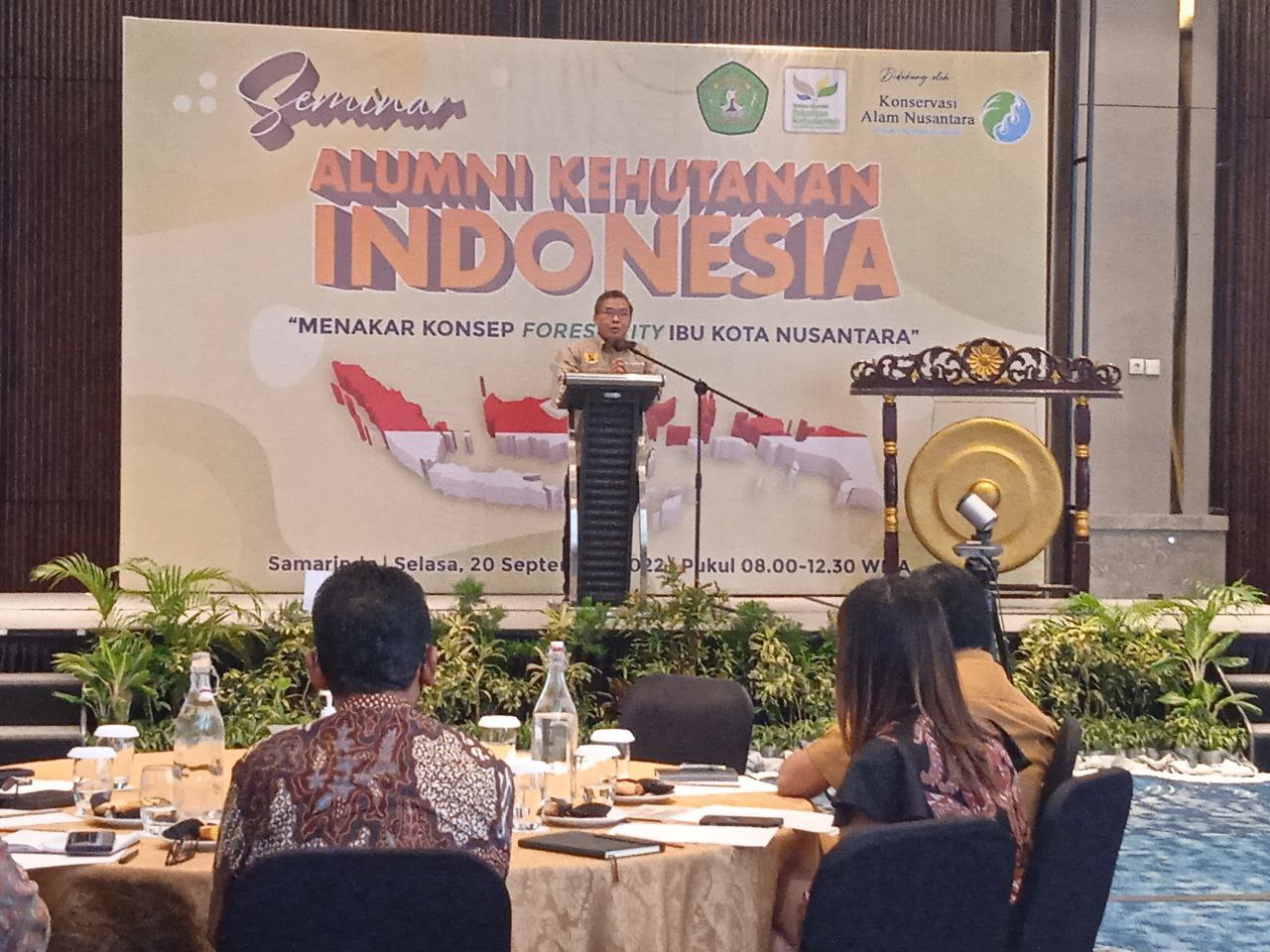 Gelar Seminar Alumni Kehutanan Indonesia, Wamen LHK: Kita Harap Alumni IKA Unmul Berkontribusi terhadap IKN