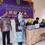 Bupati Serahkan Tunjangan untuk Lansia dan Yatim Piatu