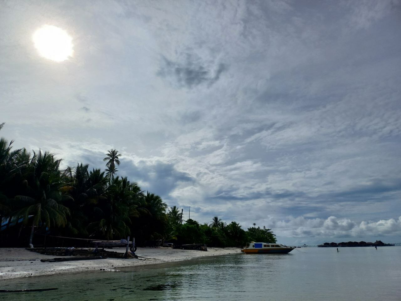 Dukung Destinasi Wisata Berau, Ketua DPRD Minta Jaga Kebersihan Pantai