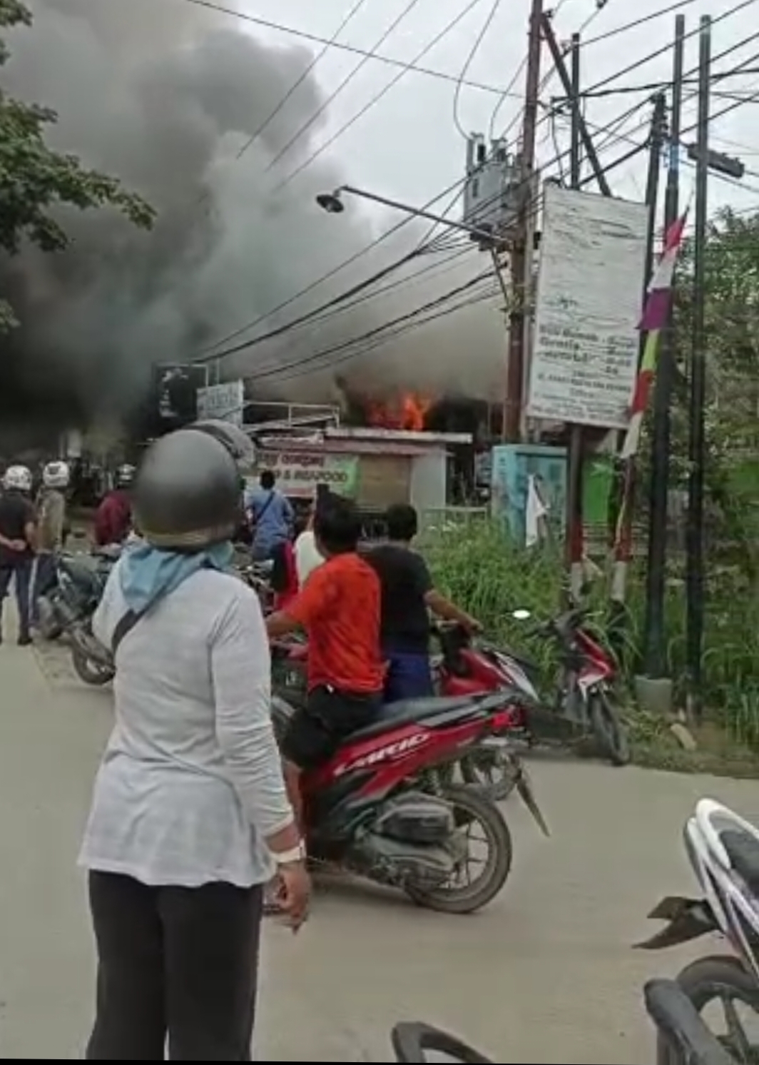 Api Lahap Lima Kios di Jalan Jakarta