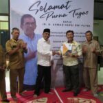 Hari Terakhir Kerja, Kepala Distransnaker Dilepas Staf dan Sekda Kukar