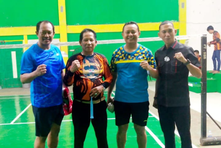 Maknai Hari Sumpah Pemuda DPRD Kidang Gelar Bulu Tangkis
