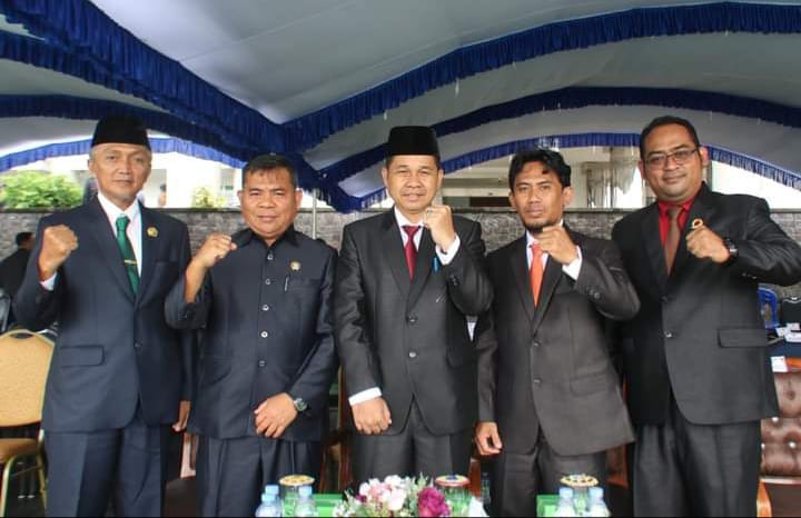 Ketua DPRD Kutim Bersama Rekan Dewan Kompak Hadiri Upacara Hari Pahlawan