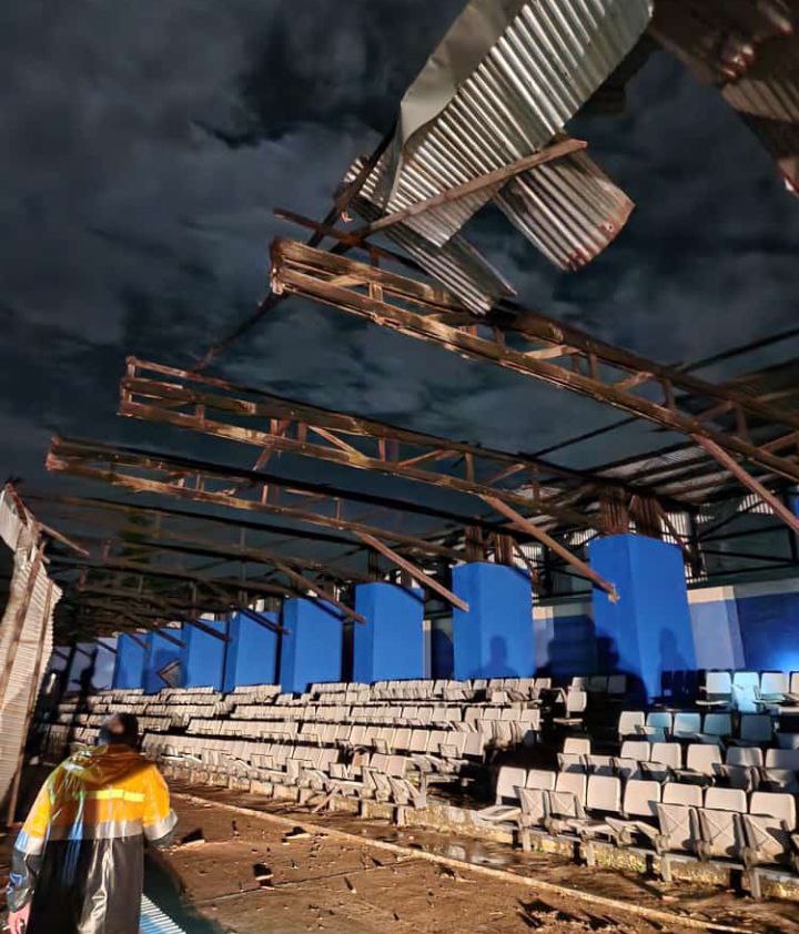 Puting Beliung Preteli Atap Stadion Rondong Demang