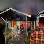 Dua Rumah Dinas Polres Berau Dilahap Api